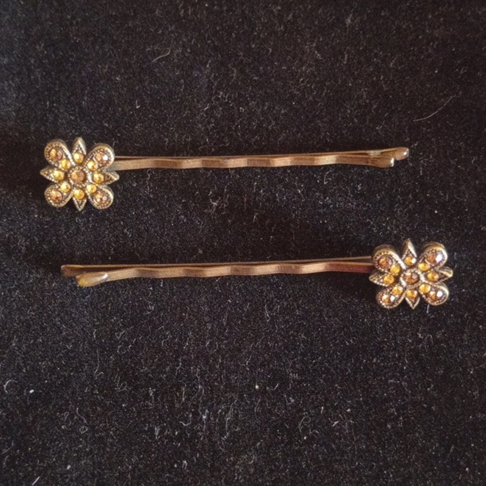 Elegant Gold Tone Floral Hair Bobby Pins
